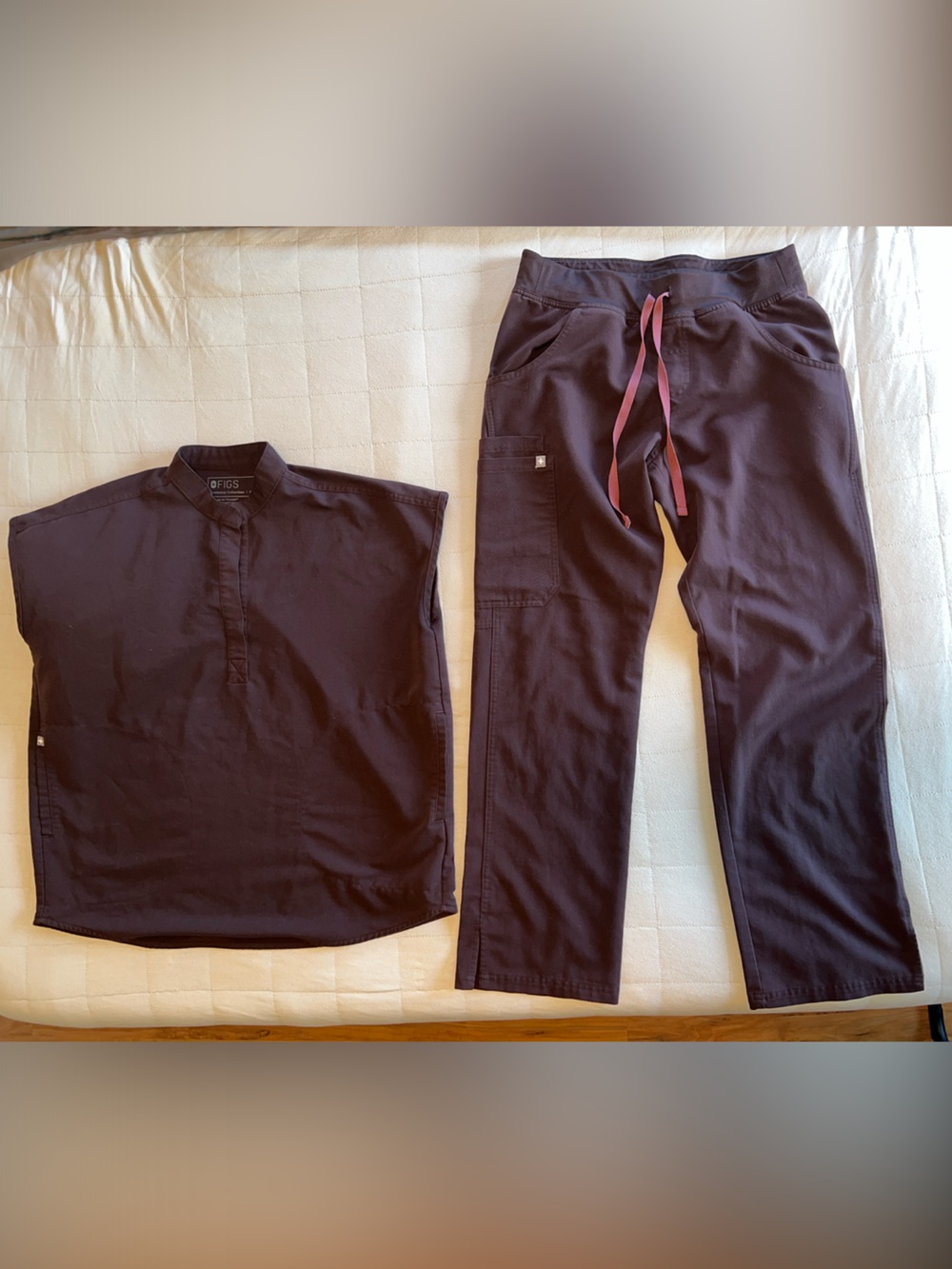 Figs Women’s Scrub Set in Espresso